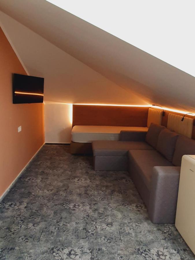 Stay Inn Rediu Valea Lupului  Exterior foto